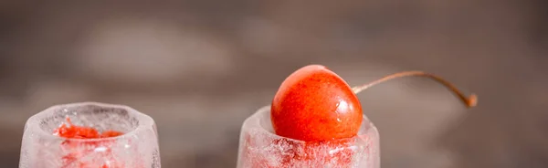 Banner Limonada Baga Vermelha Frasco Vidro Fundo Madeira Com Fatias — Fotografia de Stock