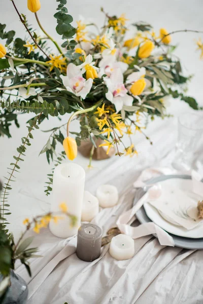 Decoración Boda Flores Decoración Negro Oro Velas Ajuste Mesa Boda — Foto de Stock