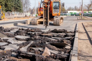 Matkap, kazma ve beton yollar sondaj ile driveway yüzey tamir erkek işçi