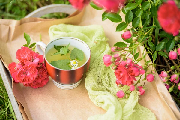 Tea Petals Roses Knitted Cloth Romance Love Summer Village Natural — Stock Photo, Image