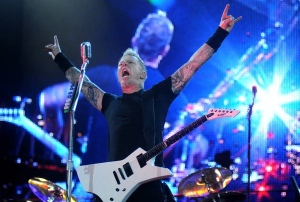 IO de JANEIRO, 11 Eylül 2011 - Rio de Janeiro Rock sırasında James Hetfield Metallica grubu gösterisi