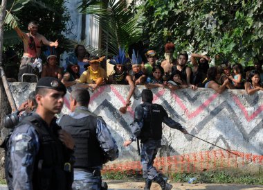 RIO DE JANEIRO- BRASİL, PROTESTO NO MUSEU DO INDIO, MARACAN, INDIOS X POLİSİ 
