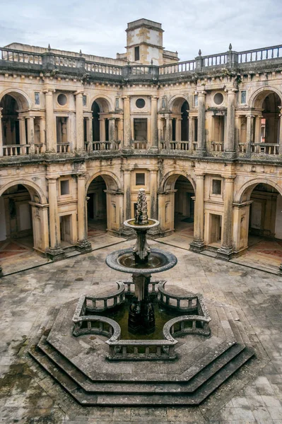 Ana manastır manastır İsa Tomar, Portekiz