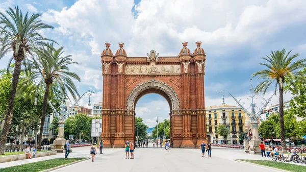 Arco del Triunfo en Barcelona — Foto de Stock