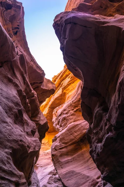 Colorful sandstone cliffs of the Red Canyon, Israel — Stock Photo, Image