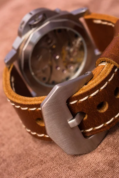 Foto realista afiada de relógios de pulso militares vintage — Fotografia de Stock