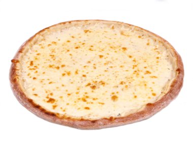 Beyaz arka planda izole edilmiş pizzanın keskin yakın plan fotoğrafı