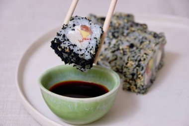 Soya soslu taze suşi, ruh hali.