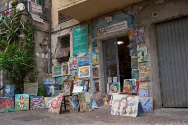 Limone Sul Garda, İtalya - 9 Mayıs 2025: Limone Sul Garda, ünlü limon ekimi kasabası                               