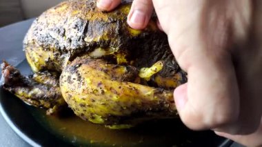 Tavuğu tabakta pişirdim, Chiangmai Tayland 'da..