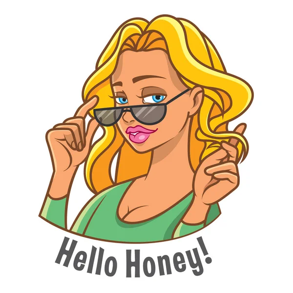 Güneş gözlüklü güzel sarışın kız.