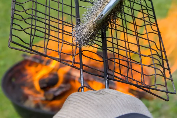 Wire Brush Cleaned Barbecue Grill Fire Lit — Stock Photo, Image