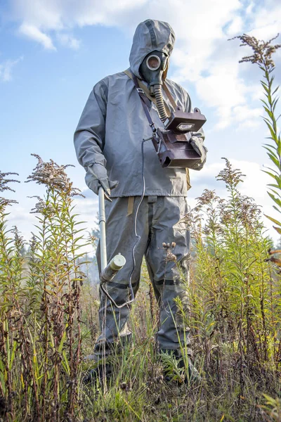 Military Dosimetrist Measures Radiation Acrid Smoke Explosion Chemical Protective Suit — Stock Photo, Image