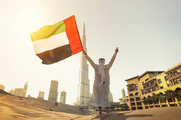 Arabischer Emirat Mann Mit Uae Flagge Vor Burj Khalifa Dubai — Stockfoto