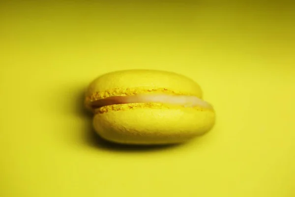Yellow Macaroon Cake Yellow Background Bright Food Photography — Stock Photo, Image