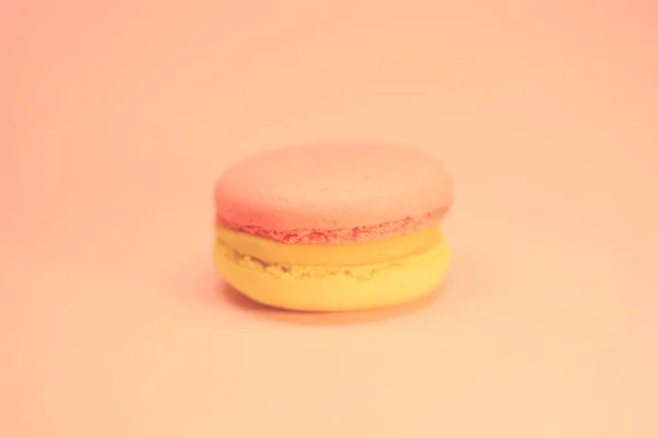 Yellow Red Macaroon Cake Pink Background Bright Food Photography — Stock Photo, Image