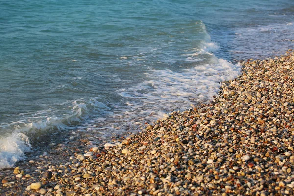 Grekland, Egeiska havet med vågor, landskap vackra ljusa Foto — Stockfoto