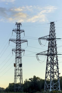 Yüksek gerilim enerji hatları ile elektrik dağıtım