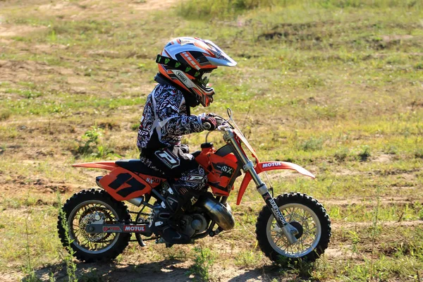 Pequeño Motociclista Competición Ciudad Bor Rusia Agosto 2014 —  Fotos de Stock