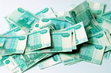 Bin ruble banknotlar izole beyaz arka plan üzerinde. Arka plan kavramı.