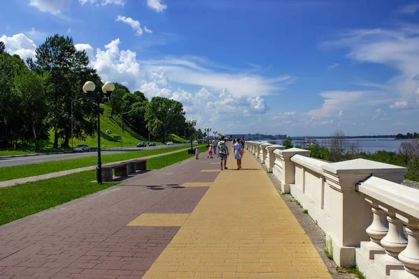 Nizhny Novgorod, Rusya Federasyonu. Temmuz 2018. Volga Nehri setin. Yaz saati.