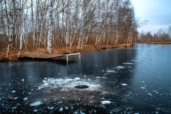 Fryst Sjö Höstdag — Stockfoto