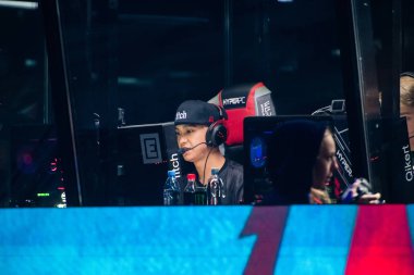 Saint Petersburg, Rusya - 28 Ekim 2017: Merkez üssü Counter Strike: küresel saldırgan cyber spor olay. Oyuncular booth ile takım Avangar oyuncuları.