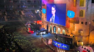 Moskova, Rusya - 27 Ekim 2018: Merkez üssü Counter Strike: küresel saldırgan esports olay. Ana Sahne Alanı'nda giriş sıvı takımının. Olay ana bilgisayarda bir ana ekran.