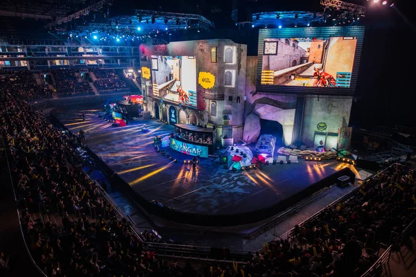 MOSCOW, RUSSIA - OCTOBER 27 2018: EPICENTER Counter Strike: Global Offensive esports event. Colorful main stage venue with lot of illumination and tribunes full of visitors and fans. Overlooking — Stock Photo, Image