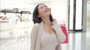 Görüntüleri fullframe Dslr kamera 1080 p Fullhd çözünürlük ve yavaş hareket ile yapıldı.