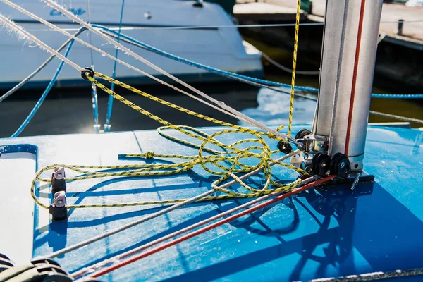 Sailing yacht rigging equipment: Jib Genoa block closeup