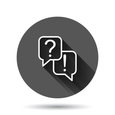 Soru ve cevap simgesi düz bir şekilde. Siyah yuvarlak arka planda uzun gölge efektli diyalog konuşma balonu vektör çizimi. Forum sohbet çemberi iş konsepti.