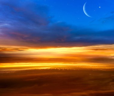  yeni ay. Dua zamanı. Cömert ramazan. Mübarek arka plan. Parlak gün batımı. Gün batımı veya gündoğumu bulutlu. Yıldız ile gece gökyüzü. Güzel gün batımı arka plan ile hilal ay . 