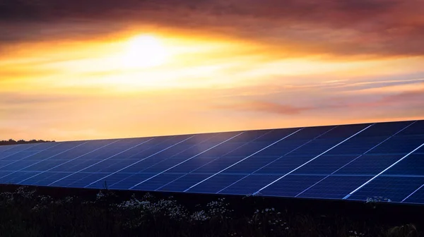 Zonnepaneel Fotovoltaïsche Panelen Moderne Zonnepanelen Zonne Energie — Stockfoto