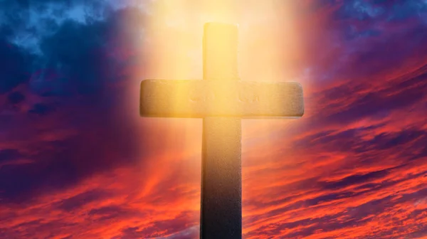 Brillante Cruz Cielo Feliz Pascua Luz Del Cielo Trasfondo Religioso —  Fotos de Stock