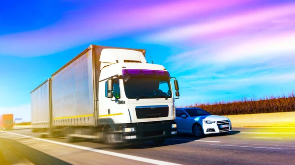 Εμπορικές Μεταφορές Φορτηγό Μεταφοράς Εμπορευματοκιβωτίων Εμπορικές Μεταφορές Φορτηγό Μεταφοράς Εμπορευματοκιβωτίων — Φωτογραφία Αρχείου