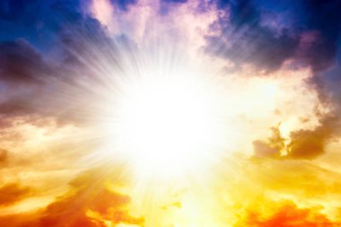 Güzel gökyüzü. Soyut büyük patlama. Gökten gelen ışık. Din arka plan. güzel bulut. arka plan gökyüzü günbatımı ve şafak .