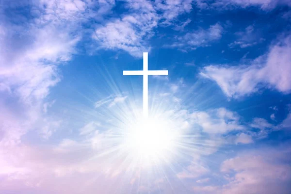 Небесный Крест Символ Религии Драматический Природный Фон Светящийся Крест Небе — стоковое фото