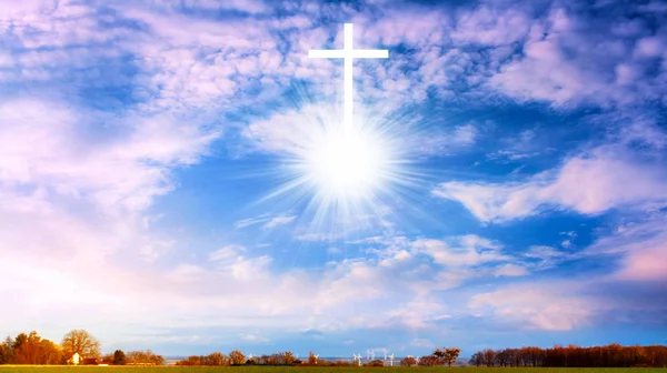 Nebeský Kříž Tvar Symbolu Náboženství Dramatické Přírodní Pozadí Zářící Kříž — Stock fotografie