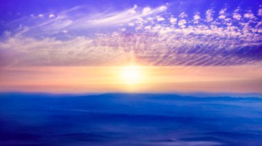  Gökten gelen ışık. Din arka plan. güzel bulut. arka plan gökyüzü günbatımı ve şafak