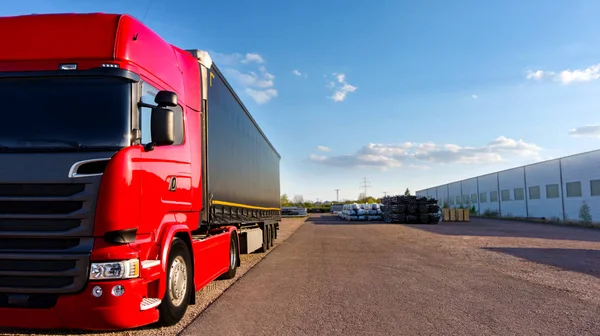 Vrachtwagen Vrachtwagen Goederenvervoer Truck Met Oplegger Vrachtwagen Vrachtwagen Goederenvervoer — Stockfoto