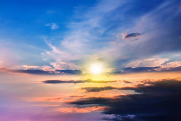 Bellissimo Cielo Bellissimo Paesaggio Paradisiaco Con Sole Tra Nuvole Vista — Foto Stock