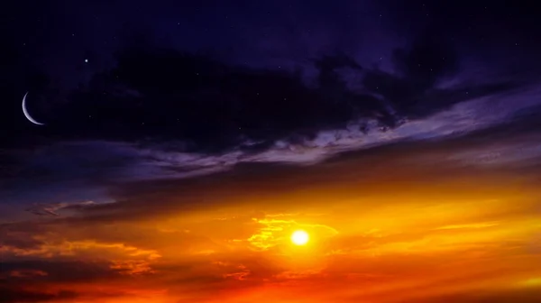 Croissant Lune Avec Beau Fond Coucher Soleil Généreux Ramadan Lumière — Photo