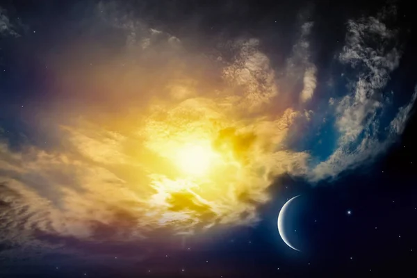 배경과 초승달 달입니다 라마단입니다 하늘에서 빛입니다 — 스톡 사진