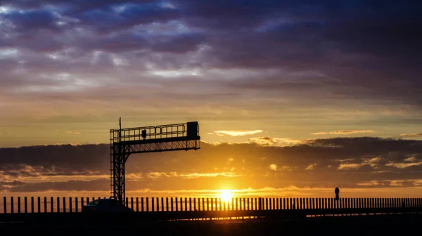 Захід Сонця Роуд Вантажівка Шосе Нічне Шосе Вид Мосту Захід — стокове фото
