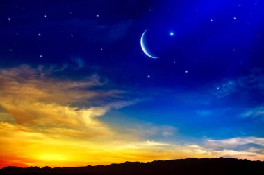  Cömert Ramazan . Yeni ay. Kırmızı gün batımı ve ay. bulutlu manzara ve yıldız gökyüzü . 