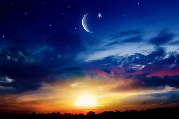 Cityscape Zonsondergang Wassende Maan Met Prachtige Zonsondergang Achtergrond Royale Ramadan — Stockfoto