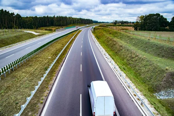 Asfalt yol ve güzel doğa manzara . yeni yollar