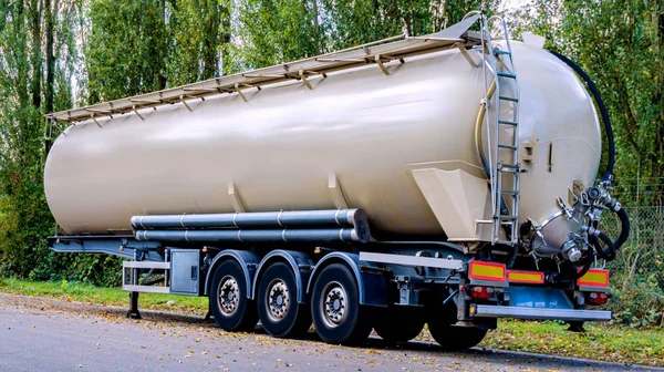 Semi-trailers of bulk tank . Truck big cistern . Modern semi-trailers for freight transport . Dry cargo
