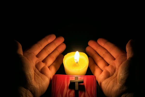 Bougie Allumée Bible Les Psaumes Bon Sang Raconté Dans Nouveau — Photo